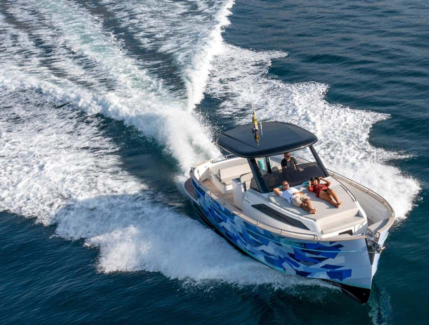 image n.16 of Capri private boat tour from sorrento on Gozzo 35 activity in Anacapri, uploaded by supplier