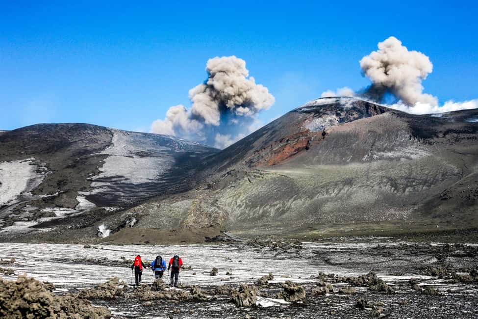 afbeelding n.15 van De Etna: Trek naar 3000m met kabelbaan en jeep activiteit in Catania, geüpload door aanbieder