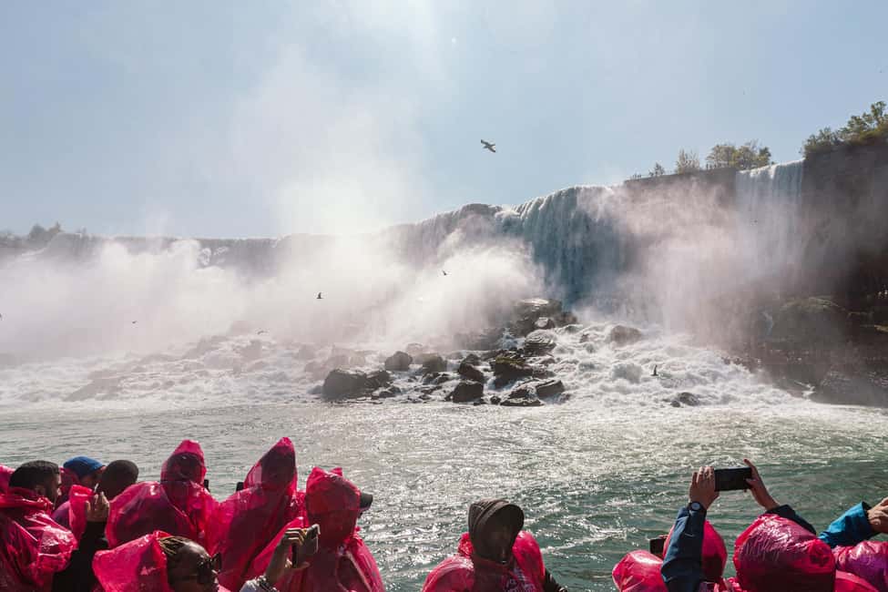 Obraz nr 6 z atrakcji Wodospad Niagara: wczesny dostęp łodzią i wycieczka za wodospadem w Wodospad Niagara w Kanadzie, przesłany przez organizatora