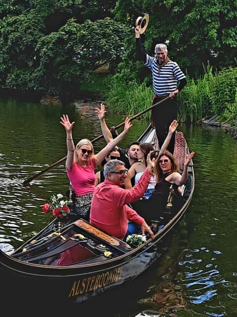 Immagine nº 2 di Amburgo: tour di gruppo sul lago Alster in una vera gondola veneziana attività a Amburgo, caricata dal fornitore