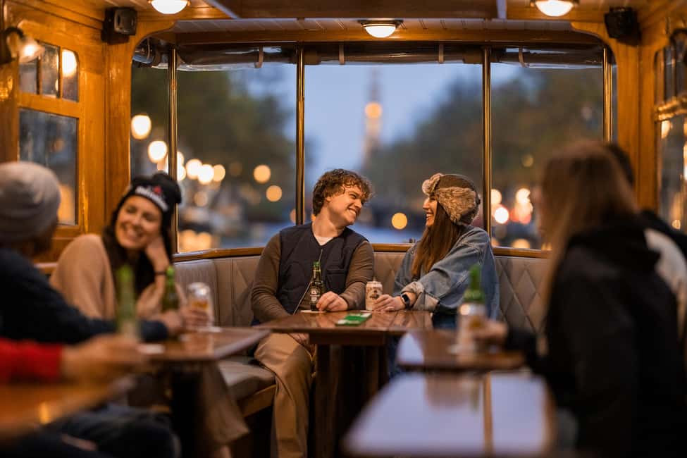 Image N°3 de Amsterdam : Croisière sur les canaux en soirée avec bar (ouvert) à bord activité à Amsterdam, publiée par le prestataire