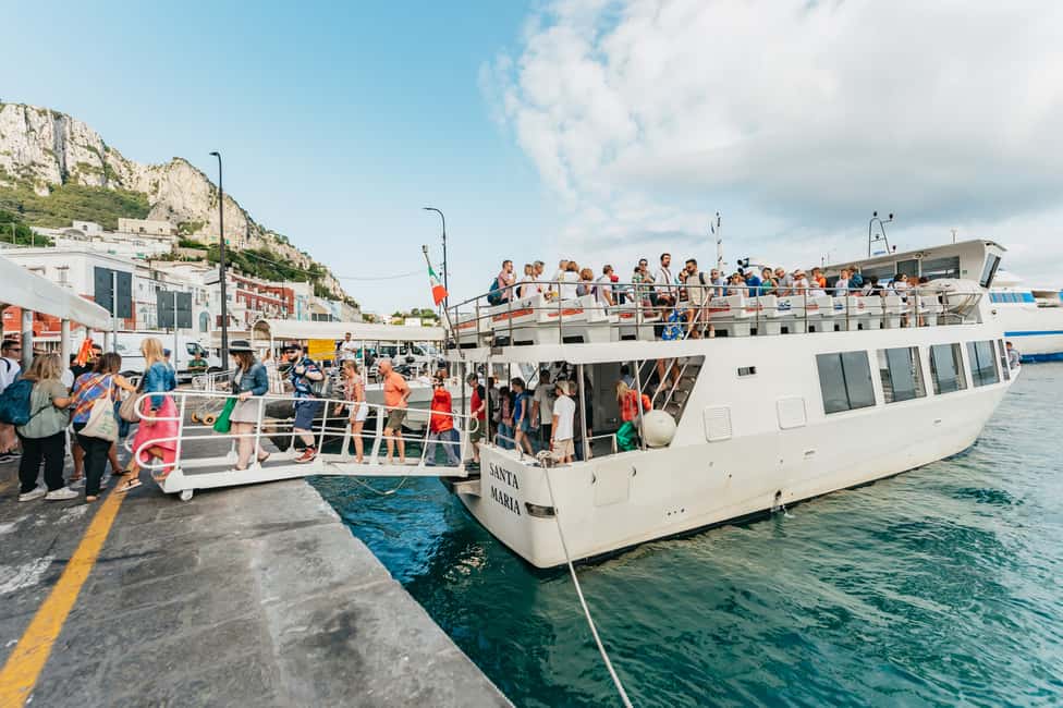 Immagine nº 15 di Sorrento: Gita in barca in Costiera e a Capri con degustazione di limoncello attività a Matermania, caricata dal fornitore