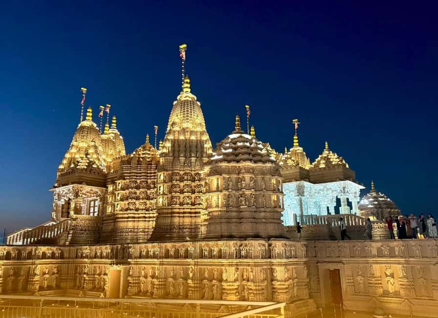 image n.3 of From Dubai: BAPS Hindu Temple And Sheikh Zayed Mosque Tour activity in Abu Dhabi, uploaded by supplier