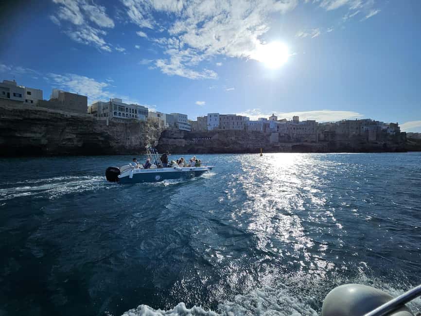 image n.2 of Polignano a Mare: Speedboat Cruise to Caves with Aperitif activity in Polignano a Mare, uploaded by supplier