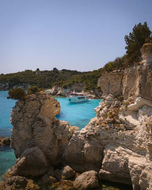 billede nr.3 af aktiviteten Fra Korfu: Dagskrydstogt til Paxos, Antipaxos og de Blå Grotter i Det vestlige Grækenland, uploadet af udbyder