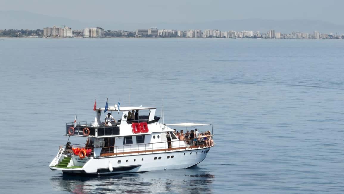 Image N°12 de Protaras : Croisière Waterworld Turtle Cove avec arrêts baignade activité à Chypre, publiée par le prestataire