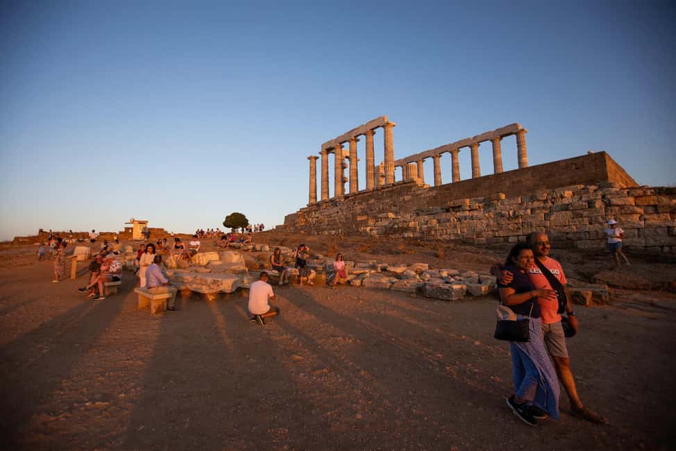 imagem n.3 de Atenas: Passeio ao pôr do sol no Cabo Sounion e no Templo de Poseidon atividade em Sunião, carregada pelo fornecedor