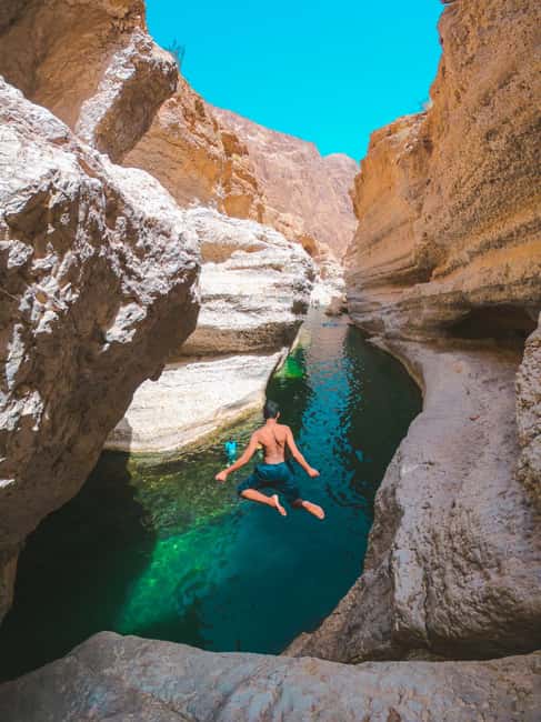 Obraz nr 1 z atrakcji Muscat: Prywatna wycieczka po Wadi Shab i Bimmah Sinkhole + bezpłatny lunch w Al-Mintakat asz-Szarkijja, przesłany przez organizatora