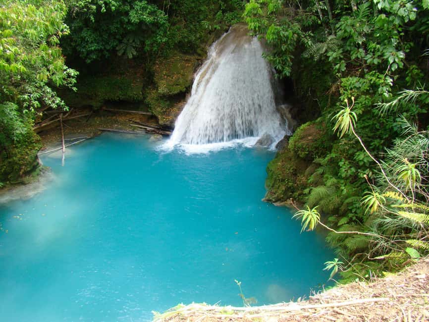 imagem n.1 de Ocho Rios: Aventura nas cataratas secretas Blue Hole com transferes atividade em Jamaica, carregada pelo fornecedor