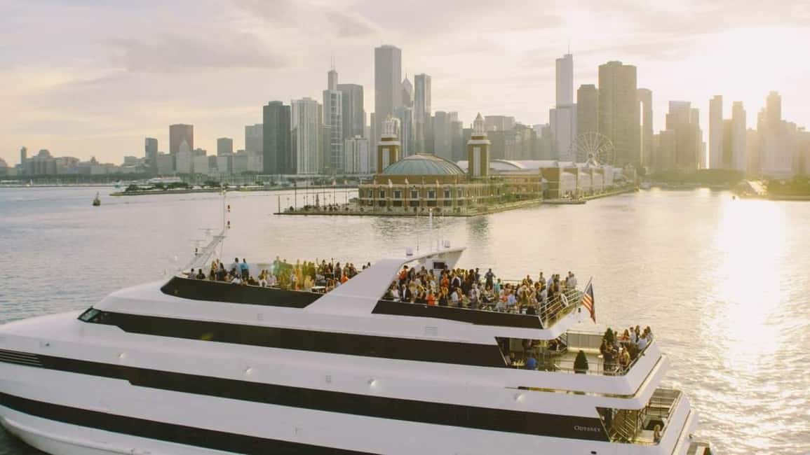 изображение номер 22 мероприятия City Cruises Chicago: Премиум-круиз с обедом или ужином в городе Чикаго, загруженное организатором