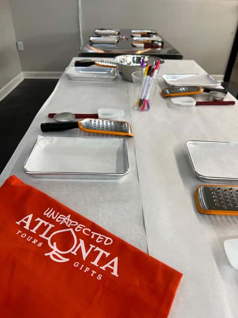 Image N°7 de Atlanta : Visite culinaire du marché historique et cours de cuisine de biscuits activité à Atlanta, publiée par le prestataire