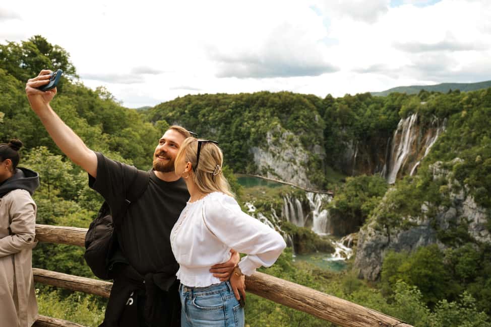 imagem n.6 de De Zagreb: Excursão ao Parque Nacional dos Lagos de Plitvice com ingressos atividade em Slunj, carregada pelo fornecedor