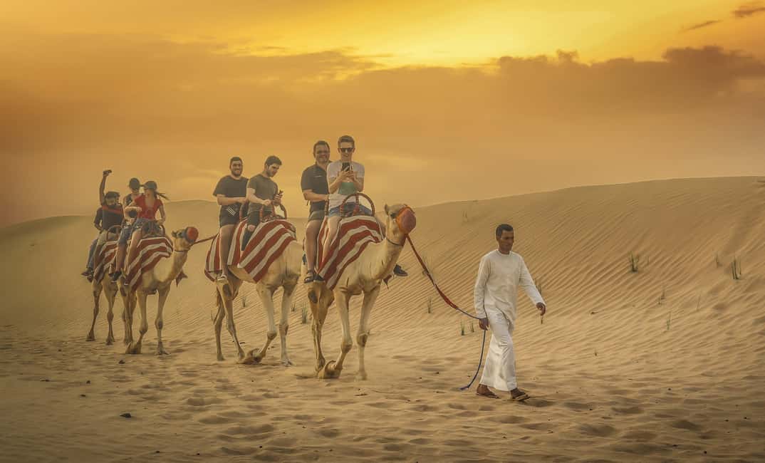 afbeelding n.4 van Dubai: Woestijnsafari, quad, sandboarden, kamelen & BBQ activiteit in Dubai, geüpload door aanbieder