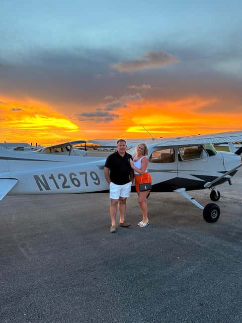 imagen n.º 54 de Miami Beach: Vuelo romántico privado al atardecer con champán actividad en Miami, subida por el proveedor