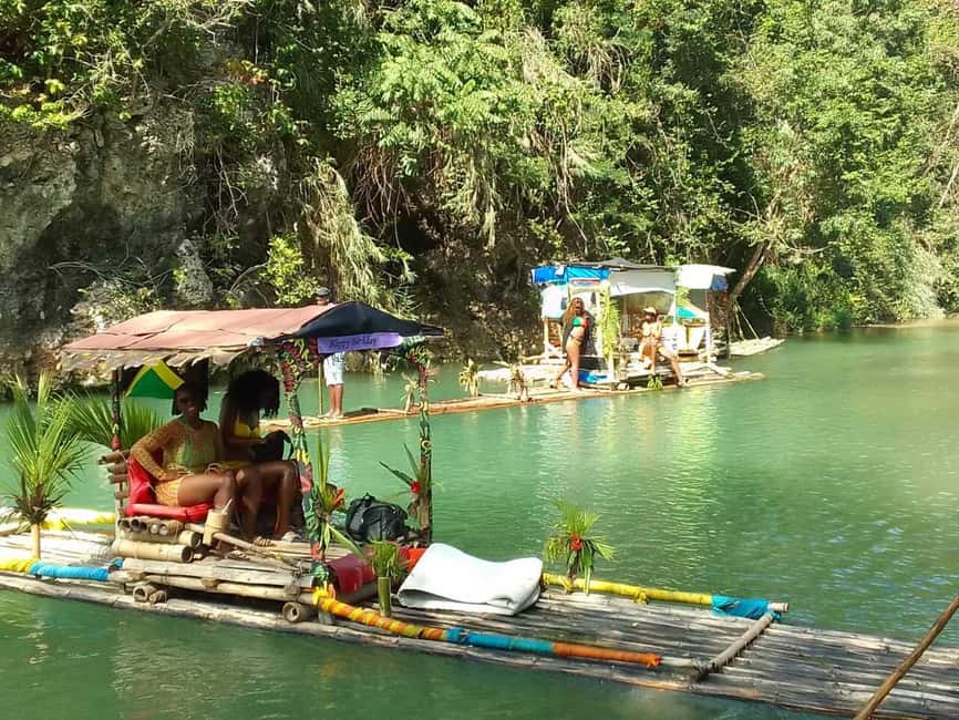 imagem n.3 de Ocho Rios: Rafting no rio Bamboo e cavalgadas atividade em Clarendon, carregada pelo fornecedor