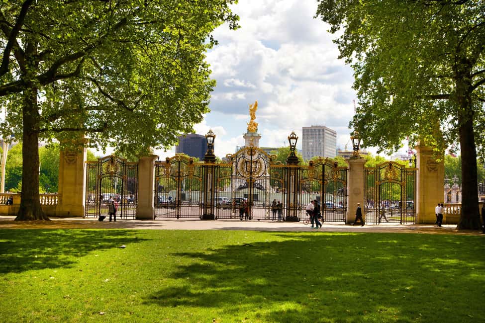 image n.8 of London: Buckingham Palace & Changing of the Guard Experience activity in London, uploaded by supplier