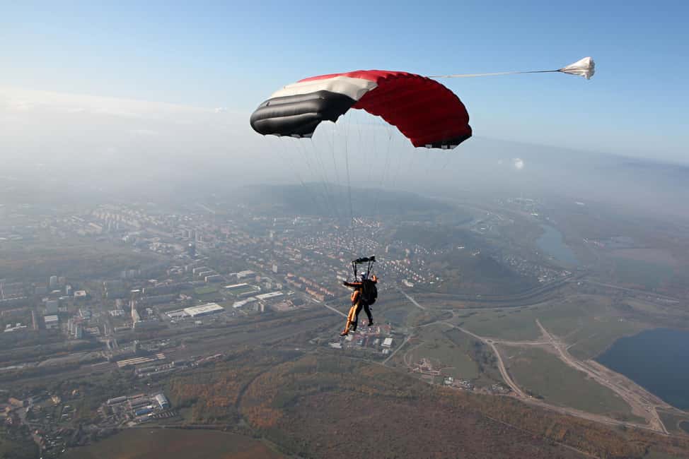 Bild Nr. 11 von Tandem-Fallschirmsprung-Abenteuer in Prag Aktivität in Prag, hochgeladen vom Anbieter