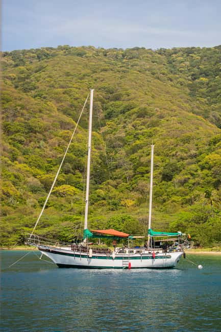 imagem n.11 de Santa Marta: Passeio de um dia em um veleiro ao Parque Tayrona atividade em Magdalena, carregada pelo fornecedor