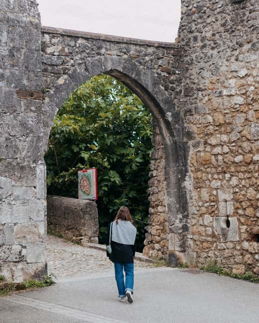 image n.10 of From Lyon : Beaujolais - Pérouges Full Day Shared Trip activity in Villefranche-sur-Saone, uploaded by supplier