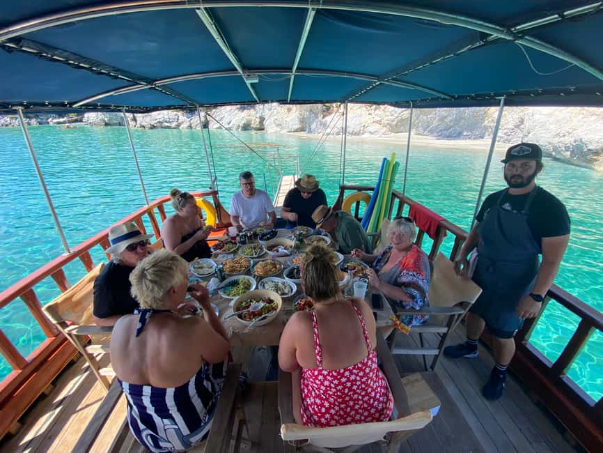 imagen n.º 8 de Skiathos: Crucero tradicional en barco con paradas para nadar y almuerzo actividad en Ciudad de Skiathos, subida por el proveedor