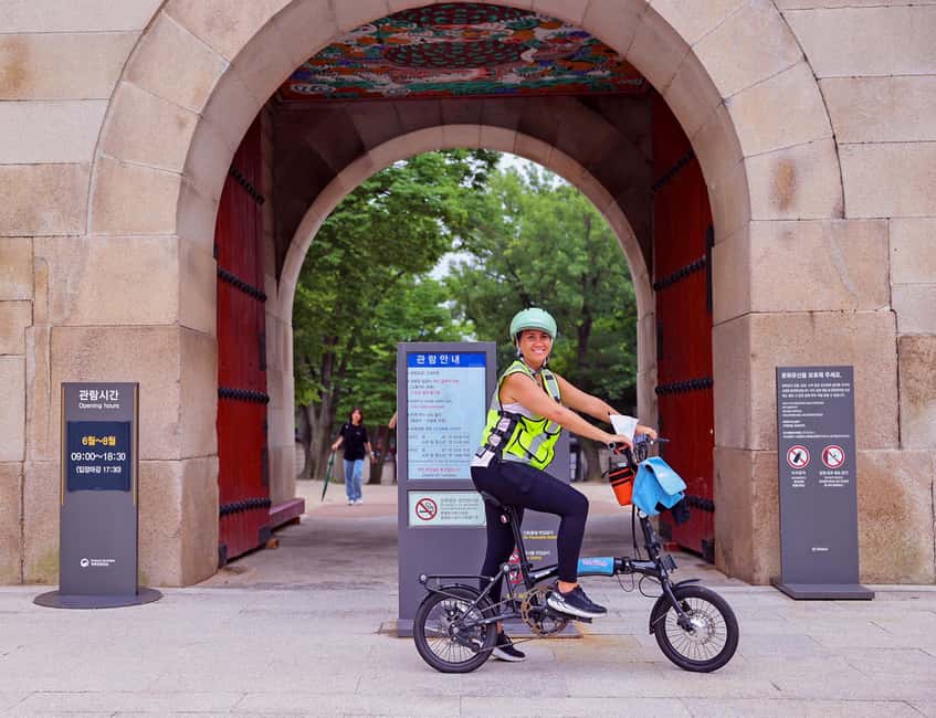 image n.13 of Seoul: City Highlights Morning eBike Tour activity in Seoul, uploaded by supplier