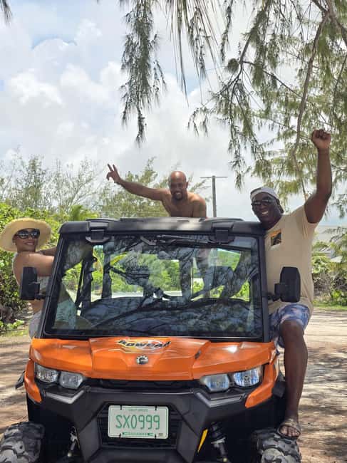 Image N°6 de Exuma, Bahamas : Location de Buggy 6 places avec haut-parleur Bluetooth activité à Nassau, Bahamas, publiée par le prestataire