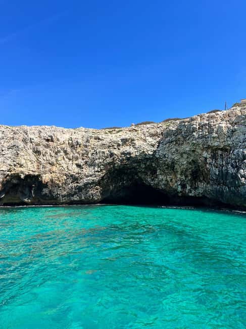 Immagine nº 3 di Santa Maria di Leuca: tour delle grotte con aperitivo attività a Lecce, caricata dal fornitore