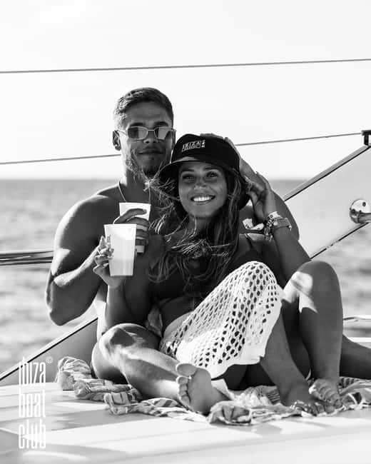 Image N°41 de Ibiza : Brunch sans fond à l'Ibiza Boat Club avec boissons et DJ activité à Ibiza (ville), publiée par le prestataire