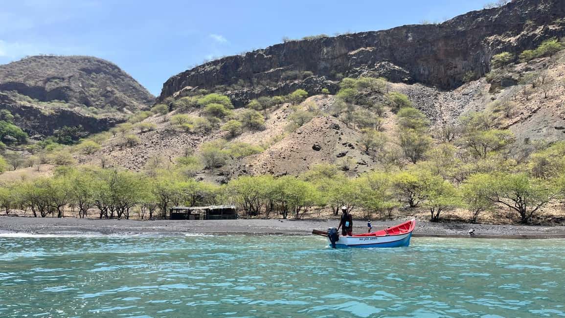 imagem n.17 de Passeio de barco para a caverna de Águas Belas + churrasco atividade em Assomada, carregada pelo fornecedor