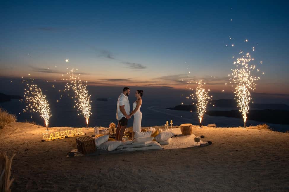 image n.14 of Uncrowded Santorini Sunset PicNic activity in Fira, uploaded by supplier