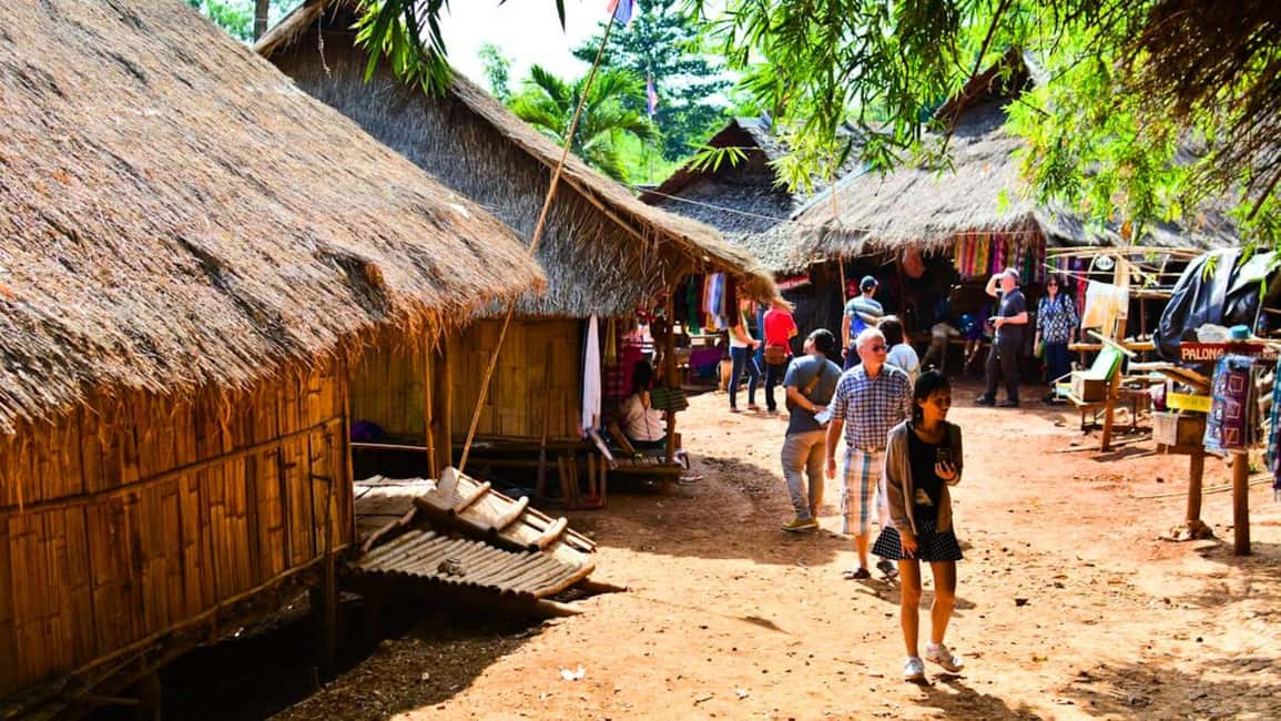imagen n.º 11 de Chiang Mai: Templos de Chiang Rai, Triángulo de Oro y tour en barco actividad en Chiang Rai, subida por el proveedor