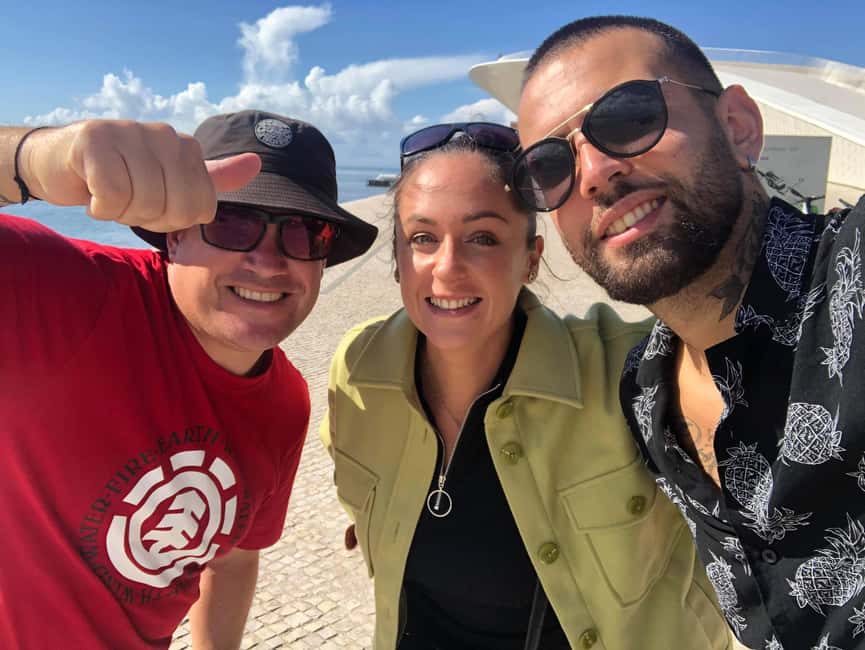 imagem n.2 de LISBOA: Passeios incríveis de Tuktuk com um guia local português atividade em Nazaré, Portugal, carregada pelo fornecedor