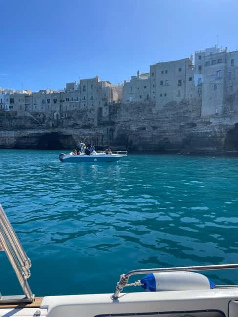 image n.3 of Polignano a Mare: Speedboat Cruise to Caves with Aperitif activity in Polignano a Mare, uploaded by supplier