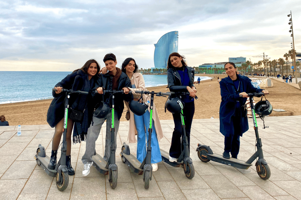 Barcellona: Tour della Sagrada Familia in scooter elettrico o in