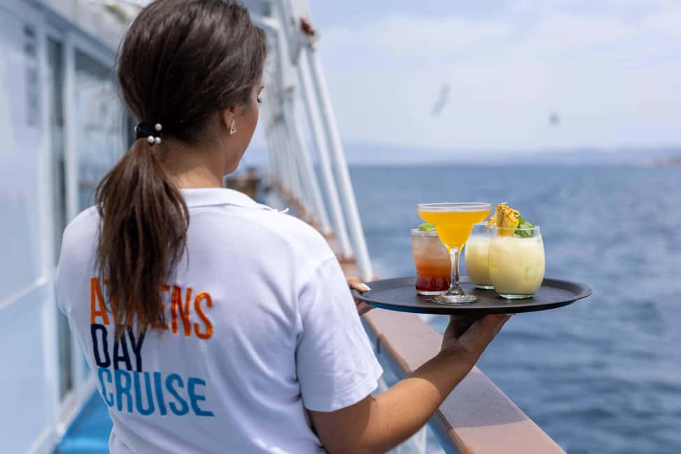 afbeelding n.38 van Athene: eilandcruise met zwemmen. DJ, lunch en drankjes inbegrepen. activiteit in Centraal-Griekenland, geüpload door aanbieder