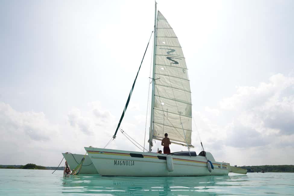 afbeelding n.1 van Catamaran Zeilervaring bij Bacalar Lagoon. activiteit in Bacalar, geüpload door aanbieder