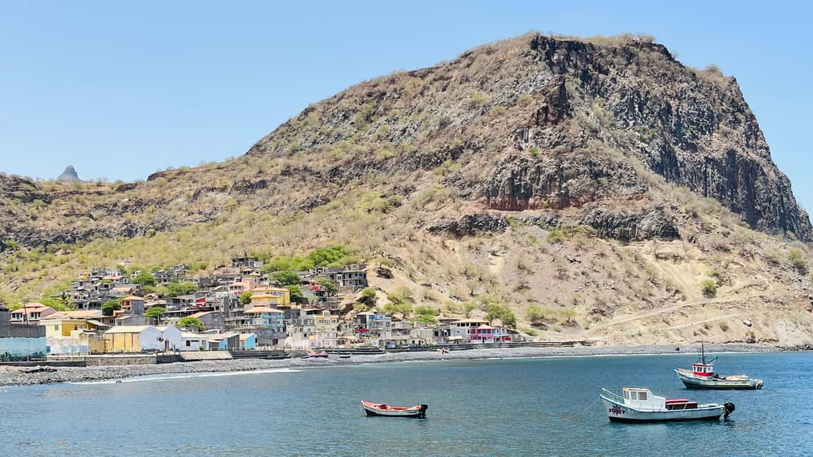 imagem n.16 de Passeio de barco para a caverna de Águas Belas + churrasco atividade em Assomada, carregada pelo fornecedor
