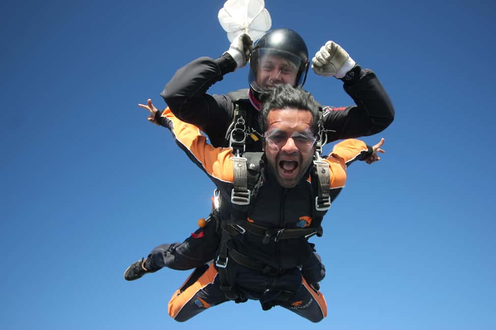 Bild Nr. 13 von Tandem-Fallschirmsprung-Abenteuer in Prag Aktivität in Prag, hochgeladen vom Anbieter