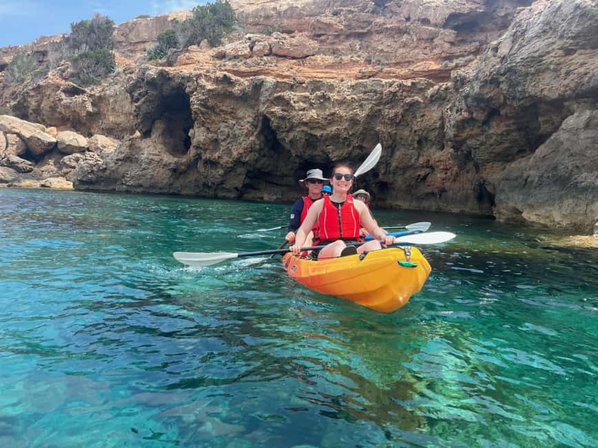 imagem n.18 de Es Figueral: Tour guiado de caiaque e mergulho com snorkel atividade em Ilhas Baleares, carregada pelo fornecedor