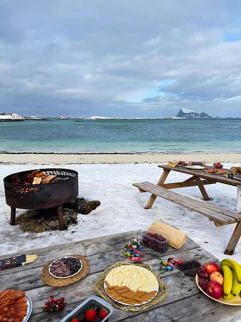 bild nr.11 av Tromsö: Fjordar och Sommarøyöarna med laxpicknick aktivitet i Tromsø, uppladdad av arrangören