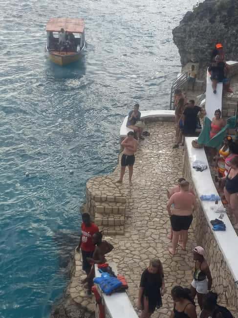 imagem n.6 de Montego Bay: Excursão de um dia à praia de Negril e passeio ao pôr do sol no Rick's Cafe atividade em Negril, carregada pelo fornecedor