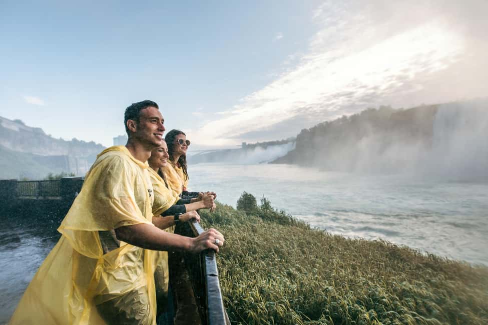 Obraz nr 33 z atrakcji Wodospad Niagara: wczesny dostęp łodzią i wycieczka za wodospadem w Wodospad Niagara w Kanadzie, przesłany przez organizatora