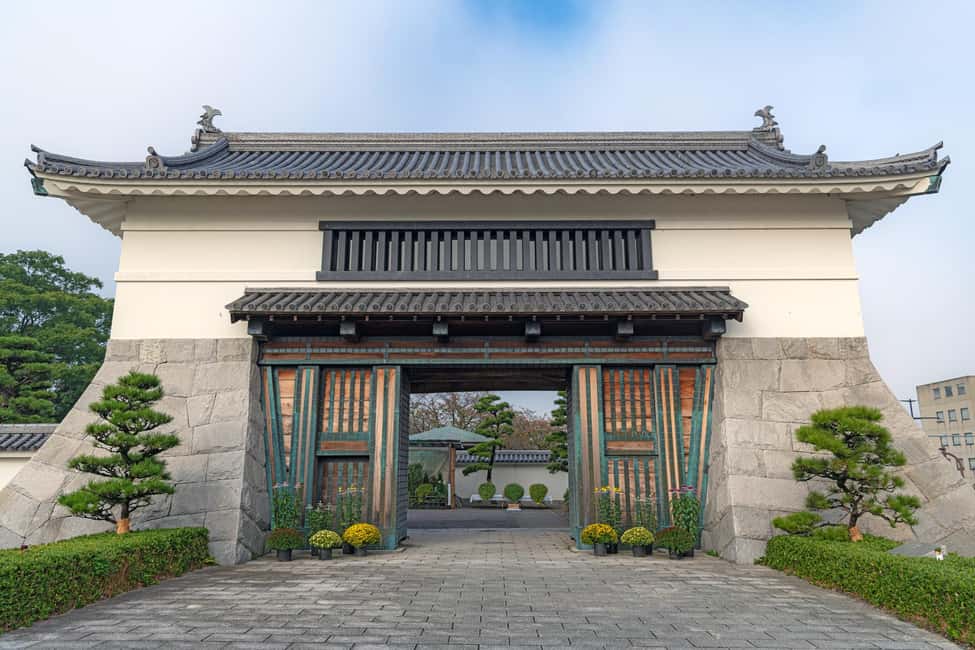 image n.7 of Tokyo: East Garden of the Imperial Palace with History Guide activity in Tokyo, uploaded by supplier