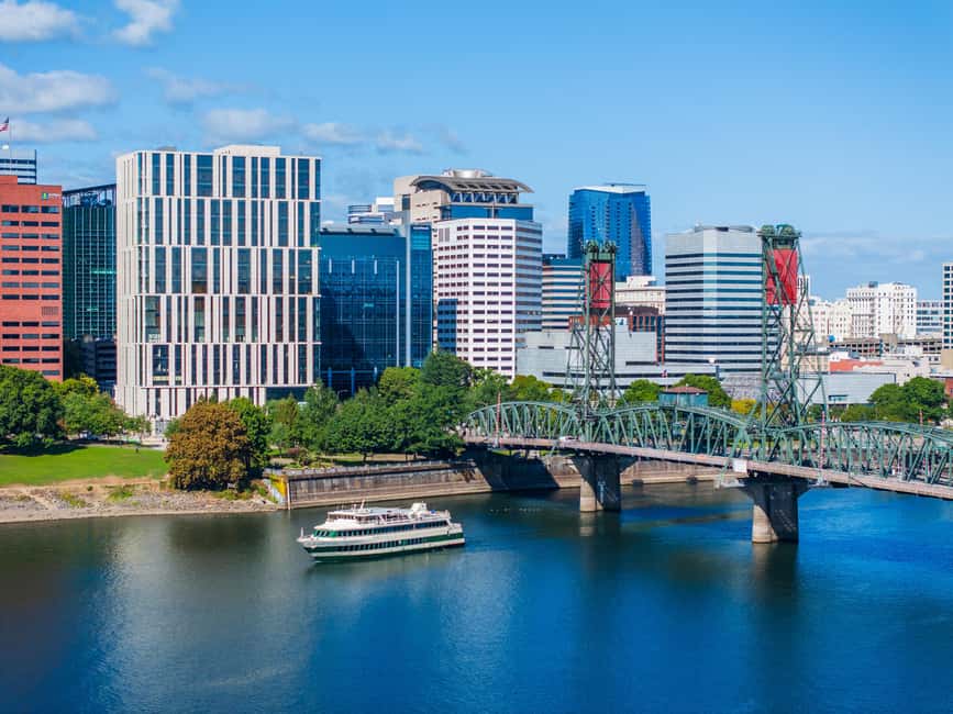 image n.9 of Portland: Champagne Brunch Cruise on Willamette River activity in Portland, Oregon, uploaded by supplier