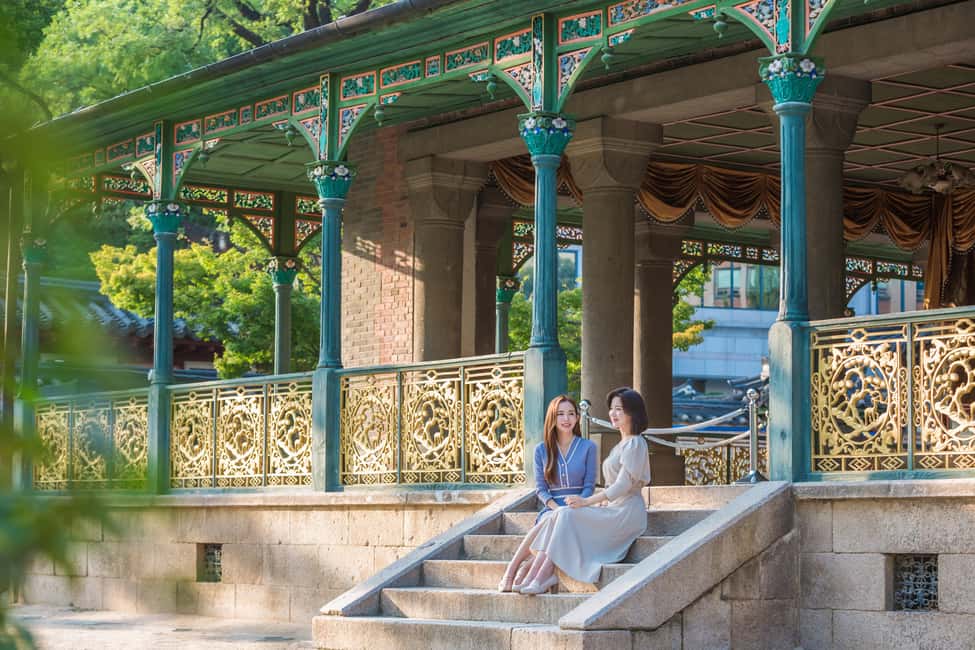image n.3 of Seoul: Deoksugung Palace Night Tour activity in Seoul, uploaded by supplier