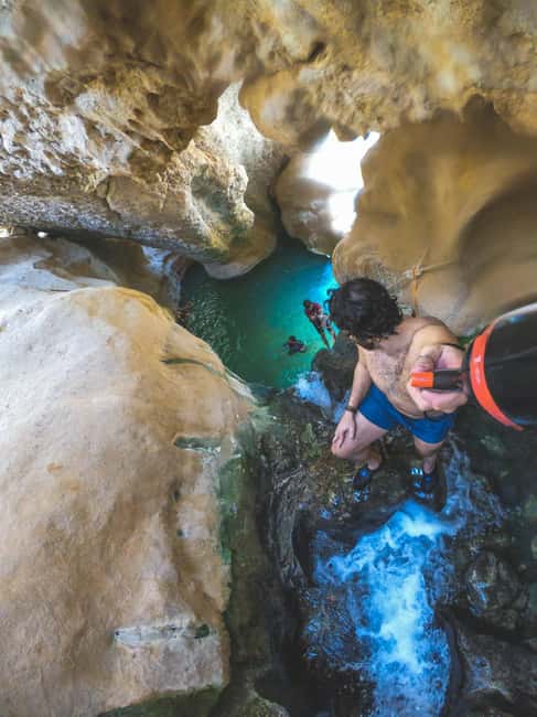Obraz nr 5 z atrakcji Muscat: Prywatna wycieczka po Wadi Shab i Bimmah Sinkhole + bezpłatny lunch w Al-Mintakat asz-Szarkijja, przesłany przez organizatora