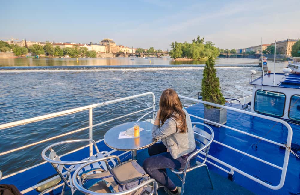 Prag içindeki Prag Kalesi İç Mekanları, Otobüs Turu ve Vltava Nehri Gezisi etkinliğinin tedarikçi tarafından yüklenen 36 no'lu görseli