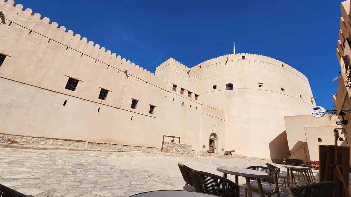 Obraz nr 7 z atrakcji Safari po pustyni i historyczne miasto Nizwa w Gubernatorstwo ad-Dachilijja, przesłany przez organizatora