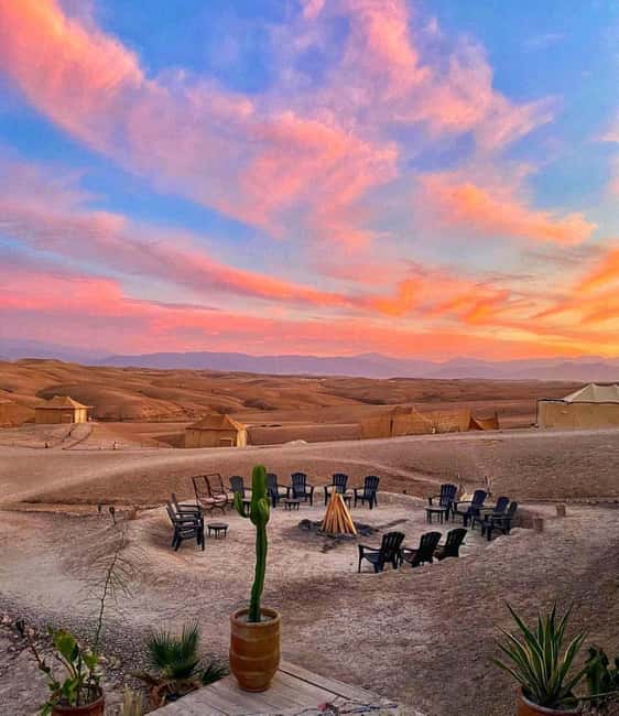 Immagine nº 14 di Marrakesh: Tramonto nel deserto di Agafay, giro in cammello e cena con spettacolo attività a Marrakech, caricata dal fornitore