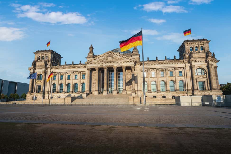 Immagine nº 7 di Berlino: Tour panoramico privato di 2 ore in un classico furgone della DDR attività a Berlino, caricata dal fornitore